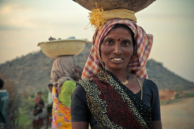 mujeres que trabajan en la India