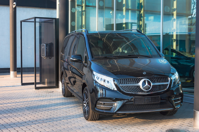 Mercedes-Benz, la siguiente en sumarse a la carrera de autos eléctricos