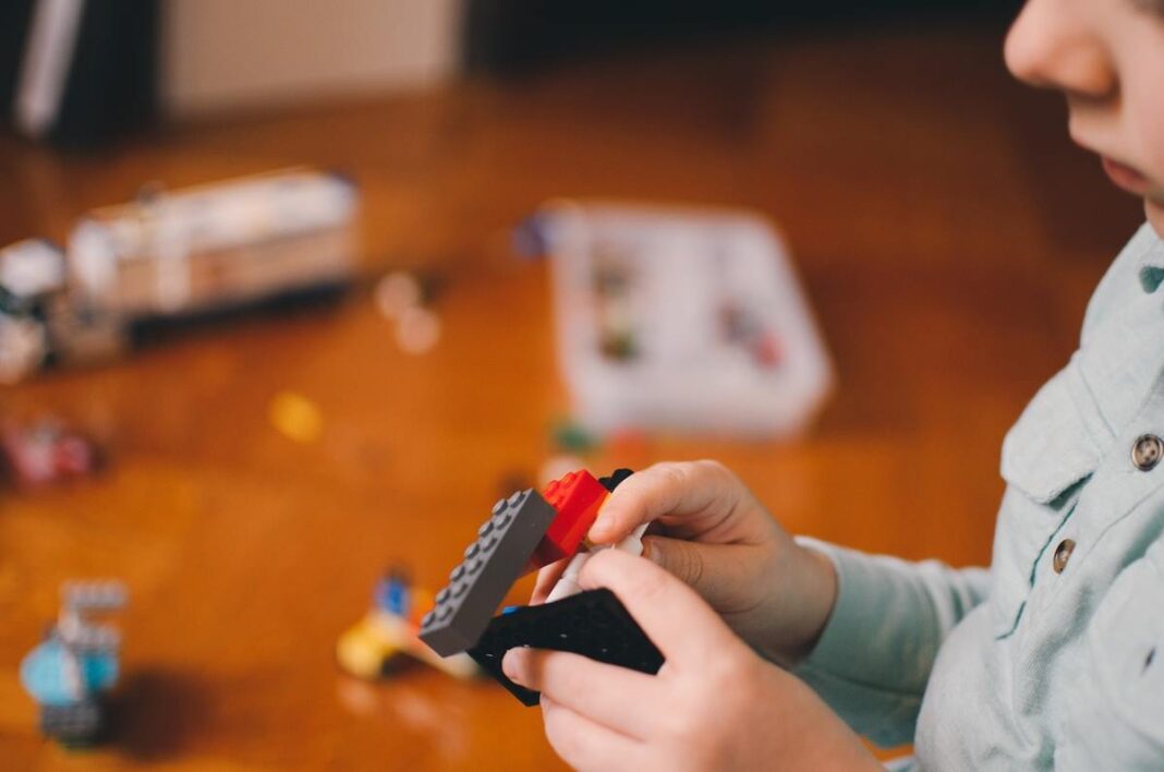 LEGO lanza set de Braille Bricks al español