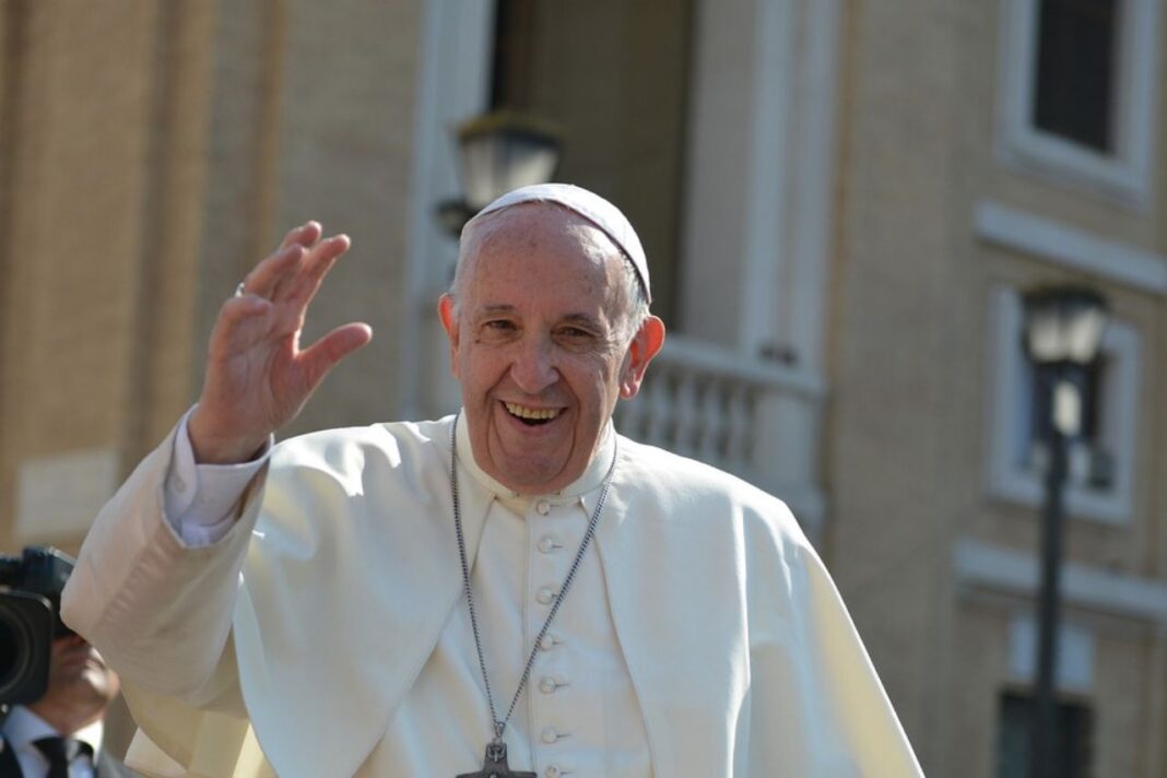 Papa Francisco pide que se garanticen derechos humanos