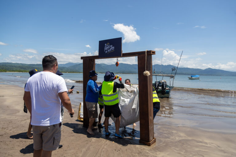 Grupo Modelo y Cerveza Corona reafirman su compromiso con la conservación de los océanos en la cuarta edición del Campeonato de Pesca de Plástico en San Blas, Nayarit