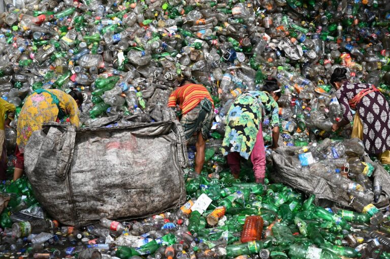 Danone, Pepsico, SC Jonhson y más impulsan tratado sobre contaminación plástica