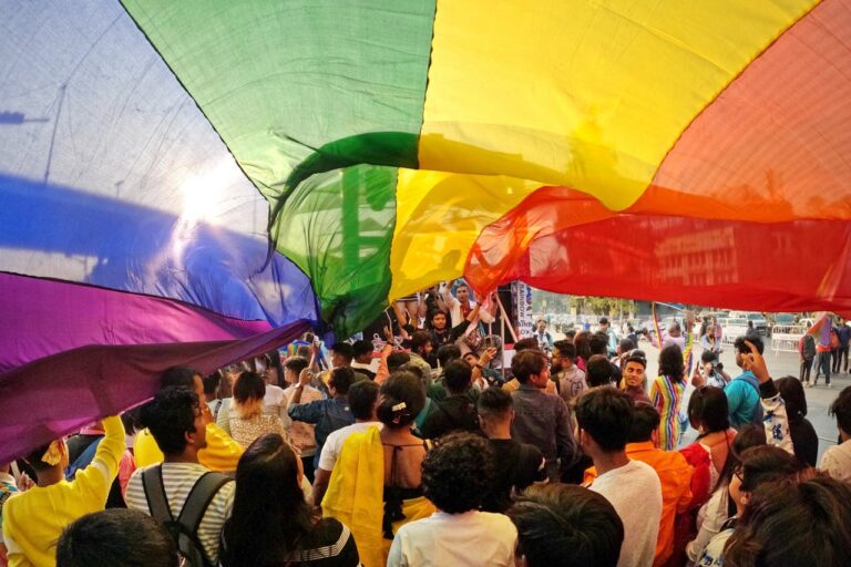 15 formas de apoyar a la comunidad LGBT