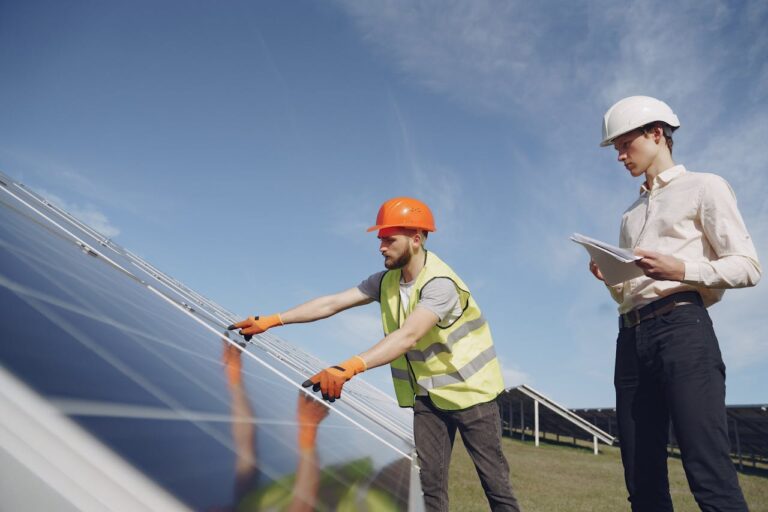 Solo el 10% de las empresas logran transición total a energía renovable: Estudio