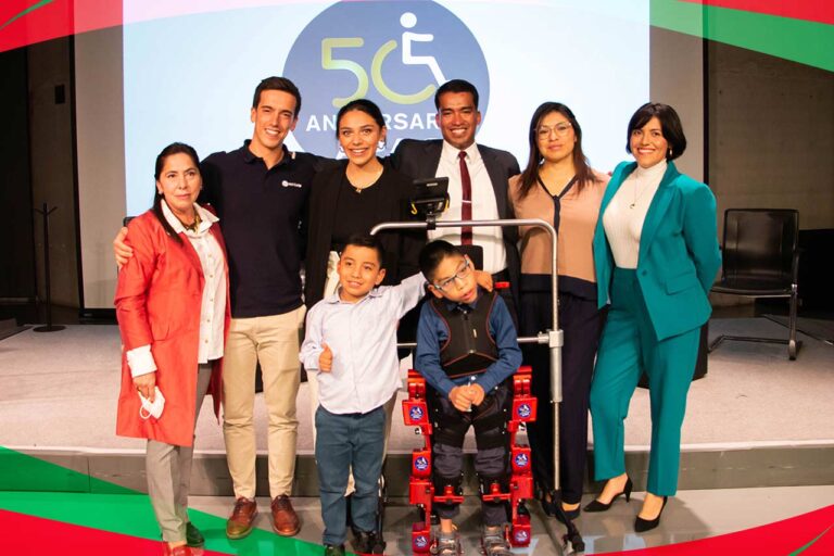 ¡RSE paso a paso! Fundación Gigante ayuda a que niñas y niños con parálisis cerebral puedan caminar